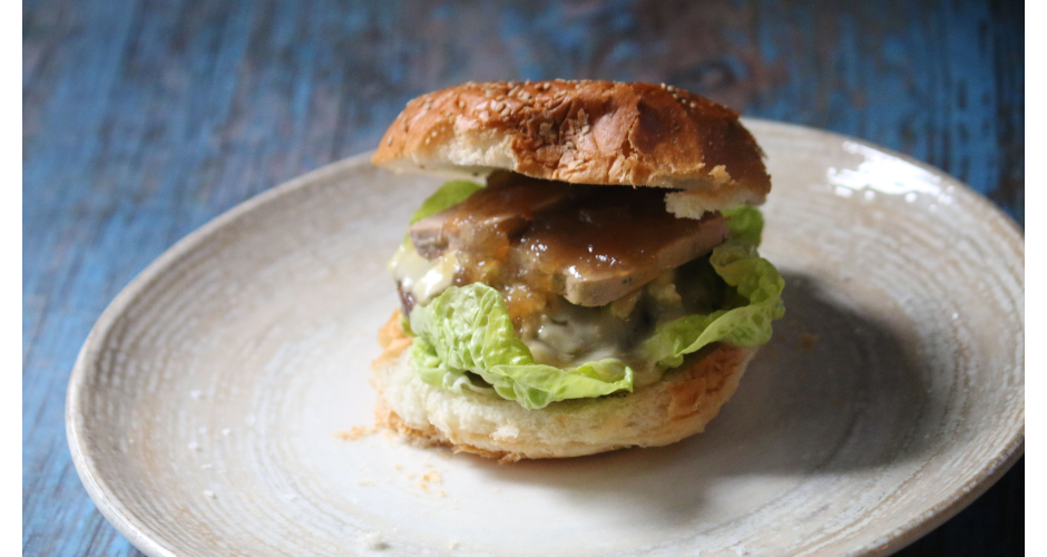 Hamburger Gourmet! Vacca vecchia, foie gras e brie