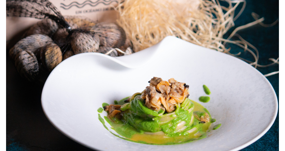 Linguine con Vongole e Cime di Rapa